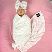 Load image into Gallery viewer, Floral block printed Muslin organic cotton swaddles styled by mommy and me arabia