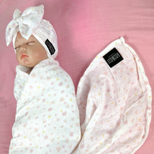 Load image into Gallery viewer, Floral block printed Muslin organic cotton swaddles styled by mommy and me arabia