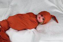 Load image into Gallery viewer, Squash cotton stretch swaddle set - mommyandmearabia