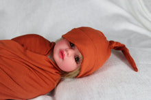 Load image into Gallery viewer, Squash cotton stretch swaddle set - mommyandmearabia