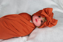 Load image into Gallery viewer, Squash cotton stretch swaddle set - mommyandmearabia