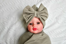 Load image into Gallery viewer, Macy Grey cotton stretch swaddle set - mommyandmearabia
