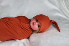 Load image into Gallery viewer, Squash cotton stretch swaddle set - mommyandmearabia