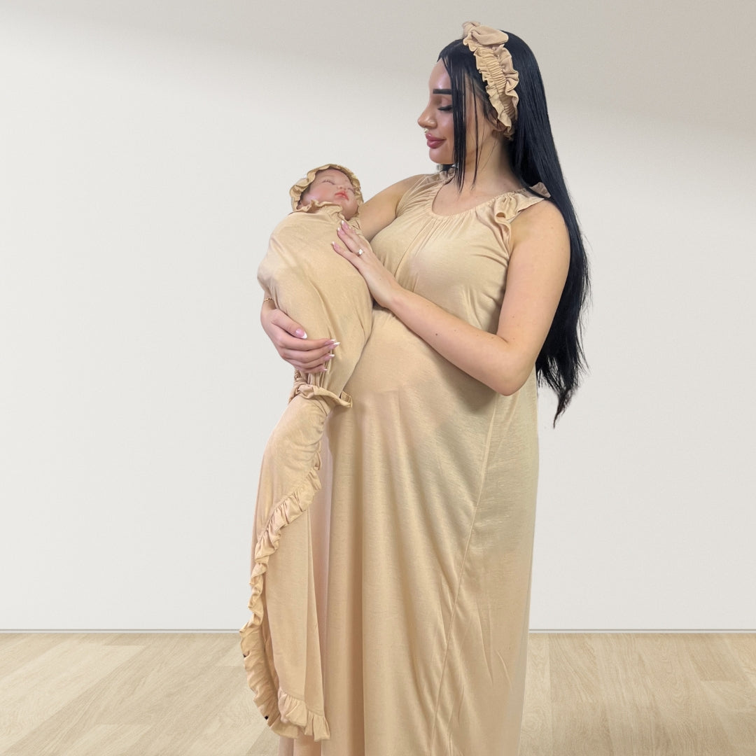 SAND BEIGE SIGNATURE RUFFLED ROBE AND LETTUCE SWADDLE SET