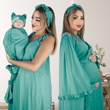 Load image into Gallery viewer, PINE GREEN SIGNATURE RUFFLED ROBE AND LETTUCE SWADDLE SET
