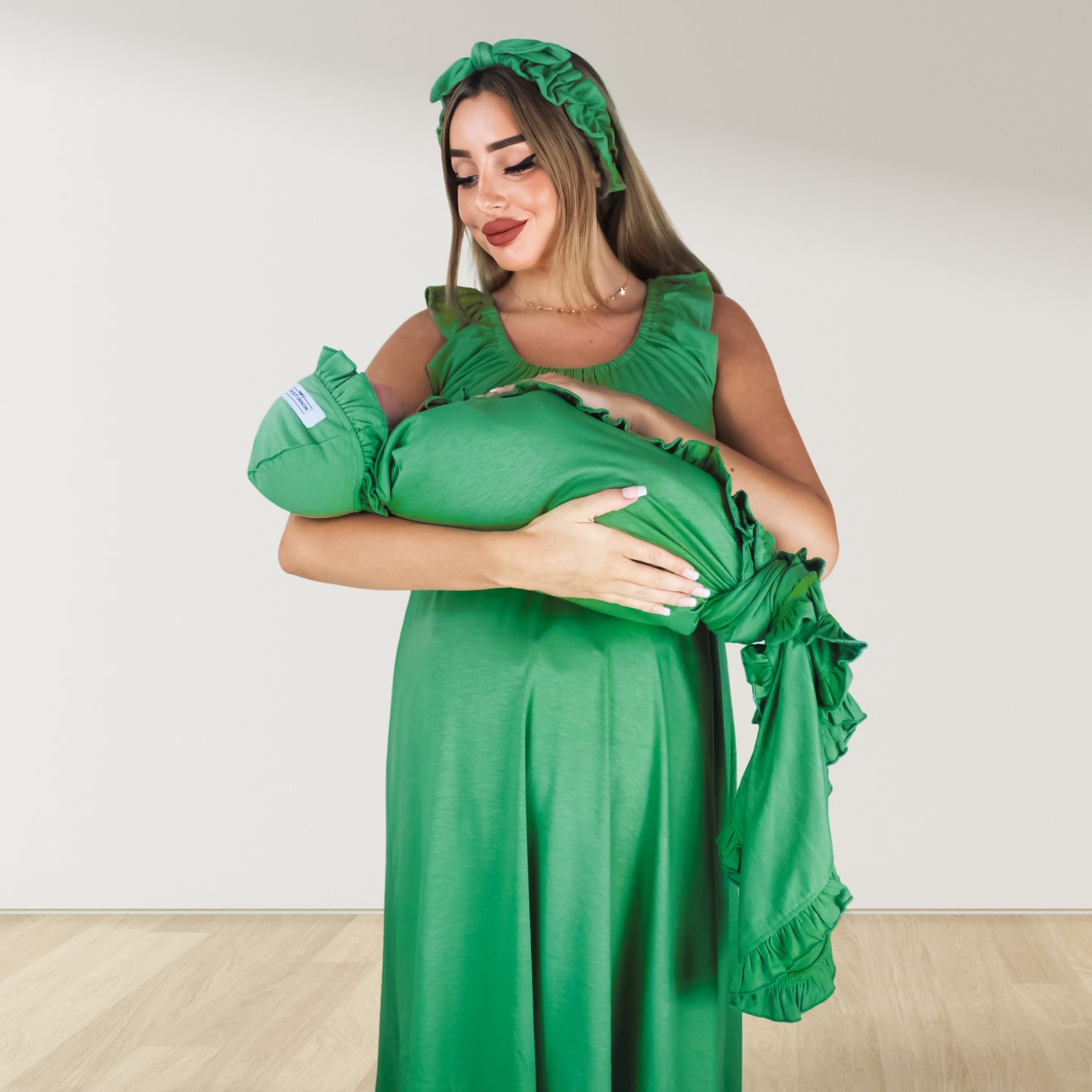 FOREST GREEN SIGNATURE RUFFLED ROBE AND LETTUCE SWADDLE SET