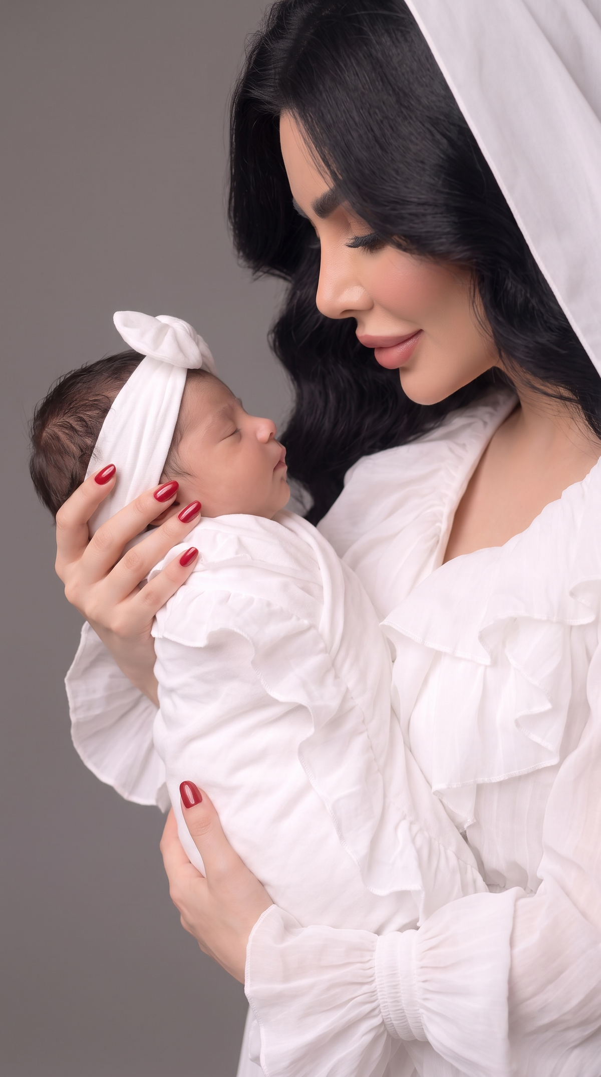 Theheb white maternity and nursing dantela maxi