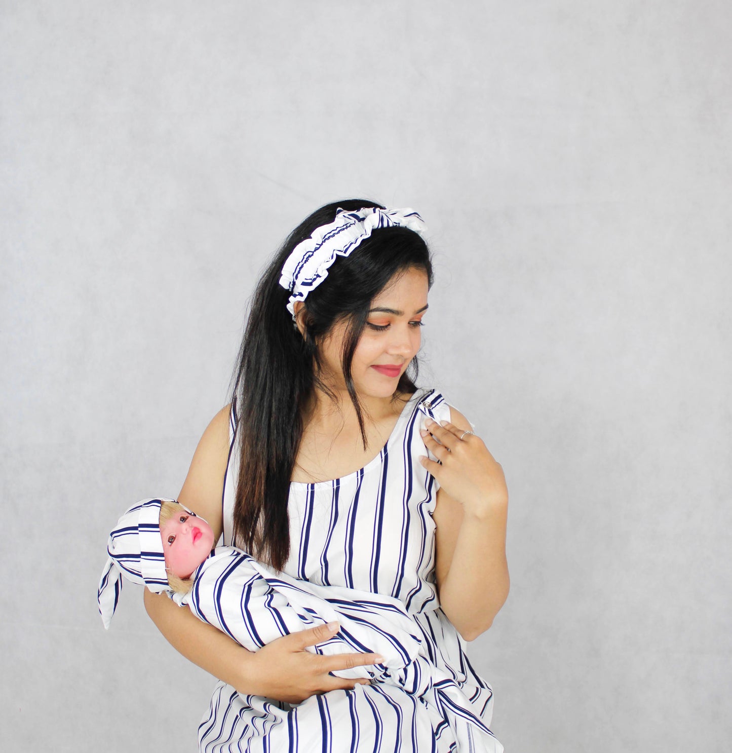 B&W STRIPES MOMMY AND ME 5 IN 1 SHORT MATERNITY SET - mommyandmearabia