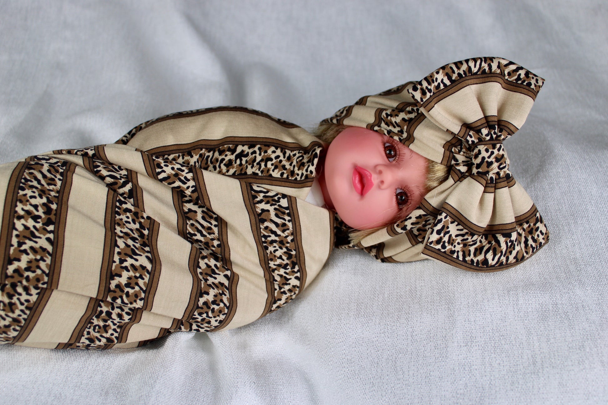 Baby leopard cotton stretch swaddle set - mommyandmearabia