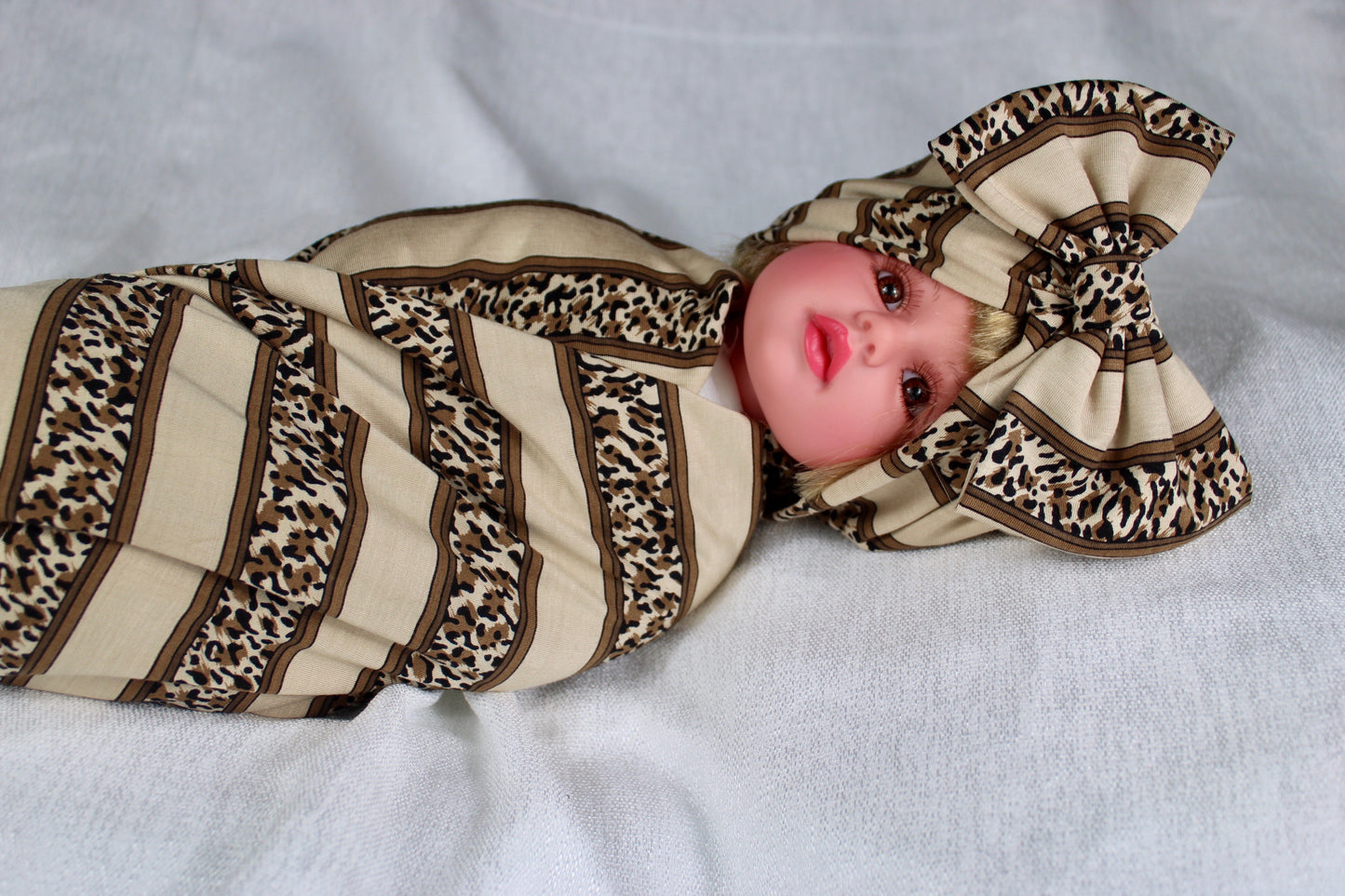Baby leopard cotton stretch swaddle set - mommyandmearabia