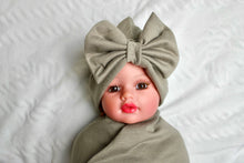 Load image into Gallery viewer, Macy Grey cotton stretch swaddle set - mommyandmearabia

