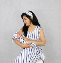 Load image into Gallery viewer, B&amp;W STRIPES MOMMY AND ME 5 IN 1 LONG MATERNITY SET - mommyandmearabia
