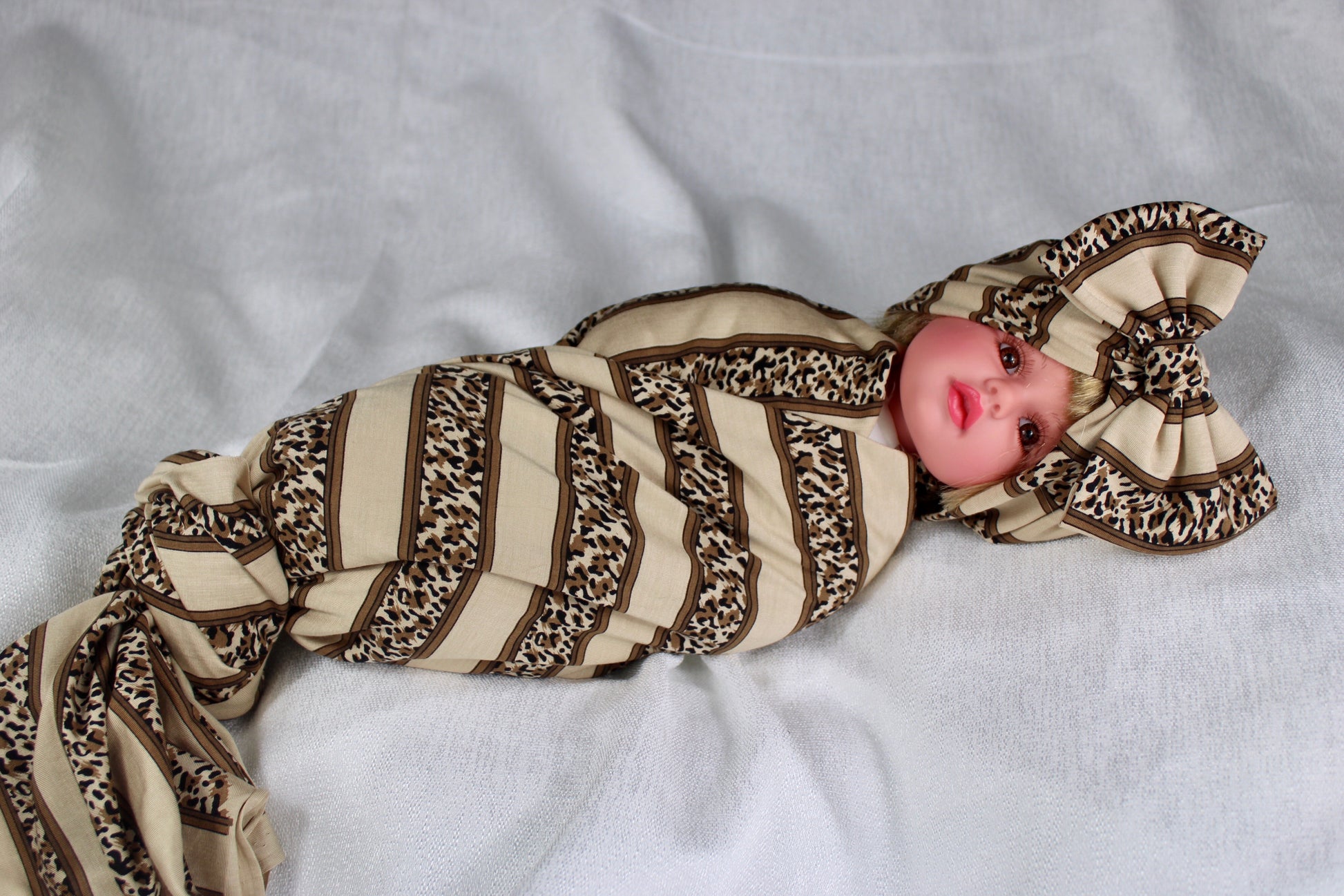 Baby leopard cotton stretch swaddle set - mommyandmearabia